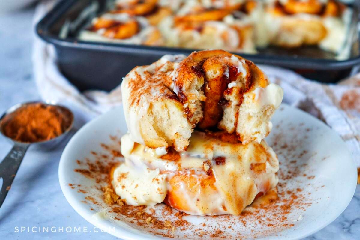 Homemade Cinnamon Rolls Fall Recipe (3)