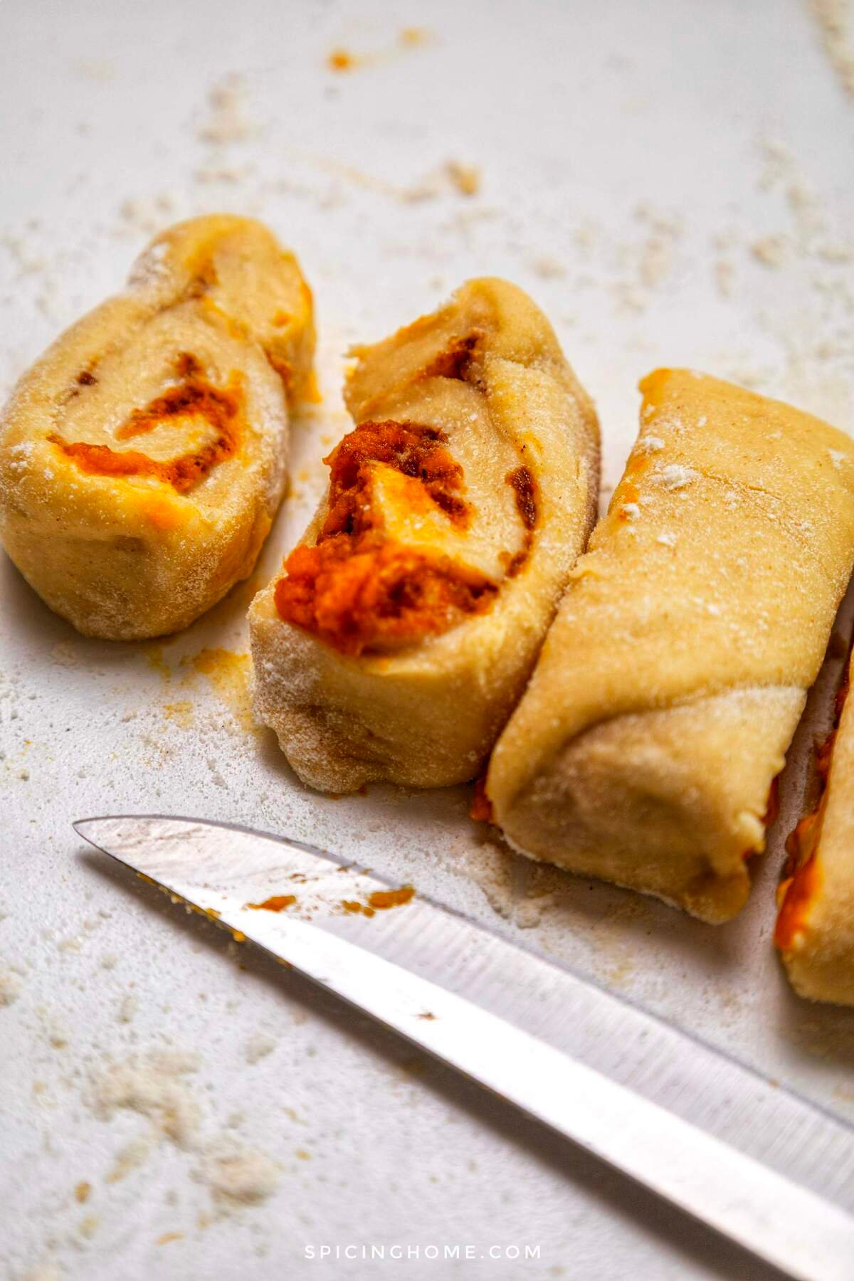 Pumpkin Cinnamon Rolls Recipe Instructions (17)